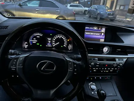 Lexus ES 300h 2016 года за 11 000 000 тг. в Алматы – фото 13