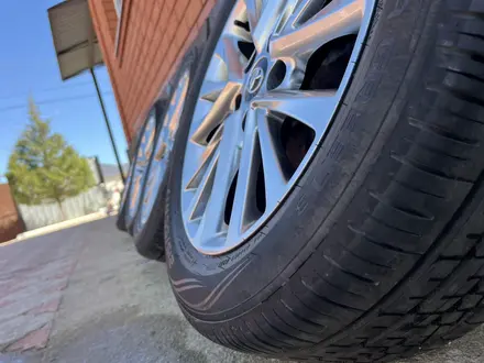 Летняя резина с дисками на Camry за 350 000 тг. в Актобе