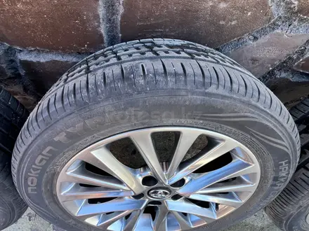 Летняя резина с дисками на Camry за 350 000 тг. в Актобе – фото 6