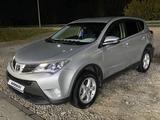 Toyota RAV4 2015 годаүшін10 500 000 тг. в Актобе – фото 2