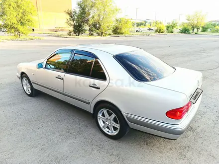 Mercedes-Benz E 200 1998 года за 4 700 000 тг. в Караганда – фото 9