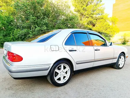 Mercedes-Benz E 200 1998 года за 4 700 000 тг. в Караганда – фото 12