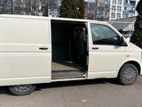 Volkswagen Transporter 2004 года за 3 490 000 тг. в Алматы – фото 3