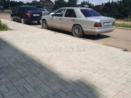 Mercedes-Benz E 200 1994 года за 1 800 000 тг. в Павлодар