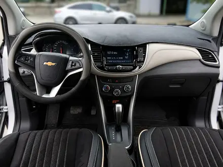 Chevrolet Tracker 2020 года за 6 950 000 тг. в Алматы – фото 11