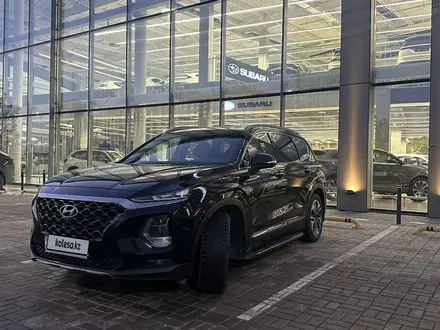 Hyundai Santa Fe 2020 года за 13 800 000 тг. в Астана