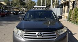 Toyota Highlander 2013 года за 11 900 000 тг. в Алматы – фото 2