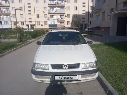 Volkswagen Passat 1995 года за 1 500 000 тг. в Туркестан – фото 2