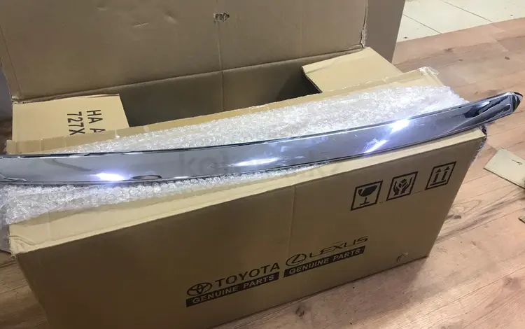 Молдинг капота на Toyota Hilux Revo.үшін15 000 тг. в Астана