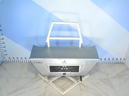 Крышка багажника Mercedes benz W202 за 20 000 тг. в Тараз