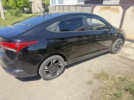 Hyundai Accent 2021 года за 7 100 000 тг. в Экибастуз – фото 2