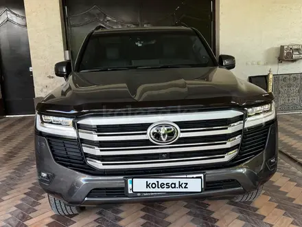 Toyota Land Cruiser 2022 года за 49 500 000 тг. в Шымкент
