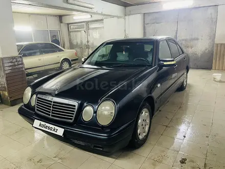 Mercedes-Benz E 230 1996 года за 3 200 000 тг. в Талдыкорган – фото 10