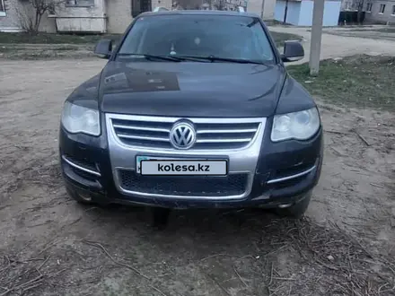 Volkswagen Touareg 2008 годаүшін6 500 000 тг. в Актобе – фото 4