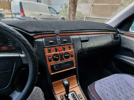 Mercedes-Benz E 240 1998 года за 3 600 000 тг. в Караганда – фото 9