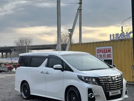 Toyota Alphard 2017 года за 19 000 000 тг. в Алматы