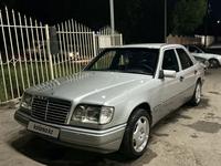 Mercedes-Benz E 220 1993 годаүшін2 500 000 тг. в Шымкент