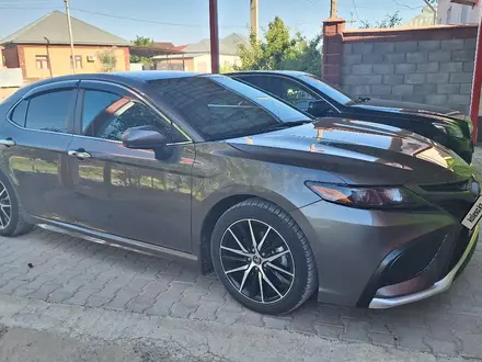 Toyota Camry 2021 года за 13 000 000 тг. в Кызылорда