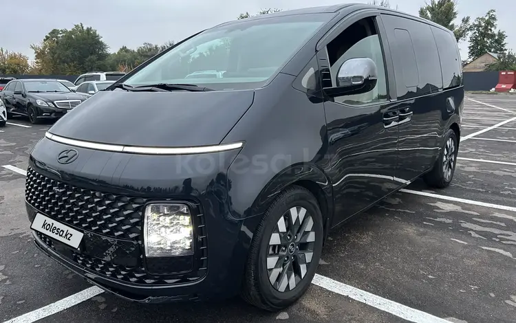 Hyundai Staria 2021 года за 17 273 000 тг. в Алматы