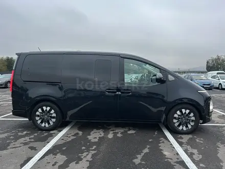 Hyundai Staria 2021 года за 17 273 000 тг. в Алматы – фото 8