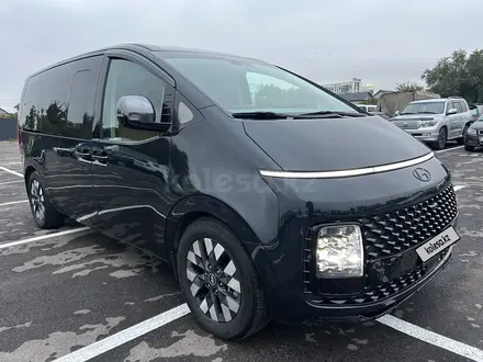 Hyundai Staria 2021 года за 17 273 000 тг. в Алматы – фото 3