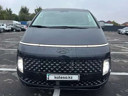 Hyundai Staria 2021 года за 17 273 000 тг. в Алматы – фото 2