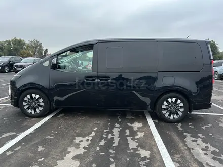 Hyundai Staria 2021 года за 17 273 000 тг. в Алматы – фото 7