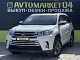 Toyota Highlander 2017 года за 18 500 000 тг. в Актобе