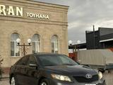 Toyota Camry 2011 года за 4 700 000 тг. в Уральск – фото 2