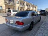 Mercedes-Benz E 320 1998 года за 3 800 000 тг. в Жанаозен – фото 3