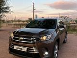 Toyota Highlander 2019 годаfor19 500 000 тг. в Тараз