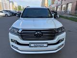 Toyota Land Cruiser 2017 года за 38 000 000 тг. в Астана