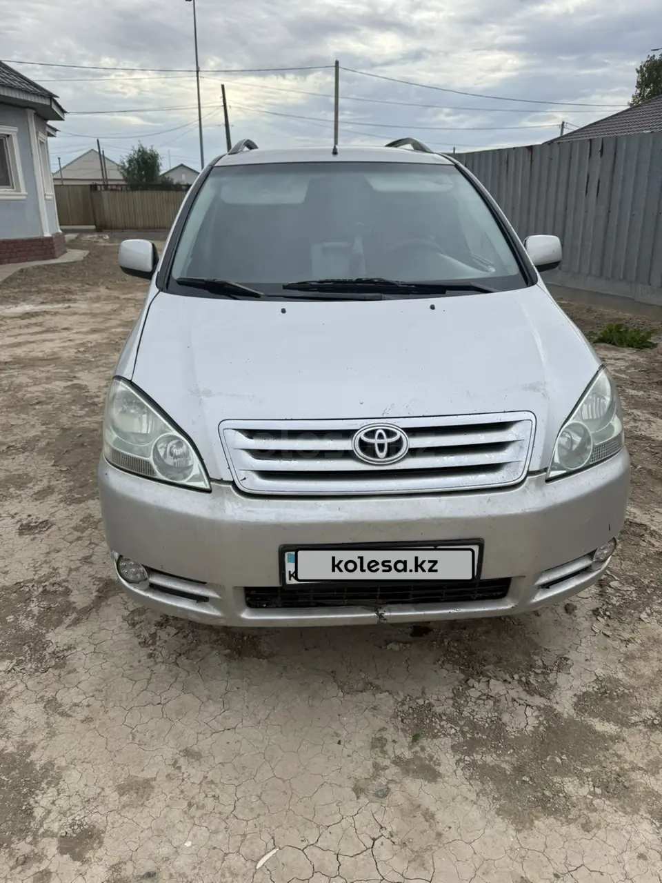 Toyota Avensis Verso, 2001
