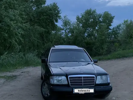 Mercedes-Benz E 200 1993 года за 1 400 000 тг. в Петропавловск