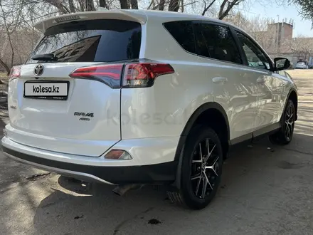 Toyota RAV4 2018 года за 13 300 000 тг. в Усть-Каменогорск – фото 16