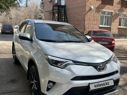 Toyota RAV4 2018 года за 13 300 000 тг. в Усть-Каменогорск – фото 20
