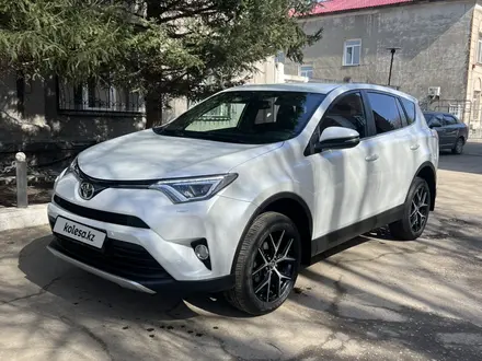Toyota RAV4 2018 года за 13 300 000 тг. в Усть-Каменогорск