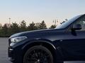 BMW X5 2022 года за 49 000 000 тг. в Астана – фото 2