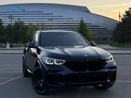 BMW X5 2022 года за 49 000 000 тг. в Астана