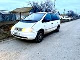 Volkswagen Sharan 1995 года за 1 850 000 тг. в Уральск – фото 2