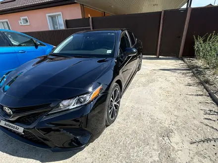 Toyota Camry 2019 года за 8 500 000 тг. в Атырау – фото 3