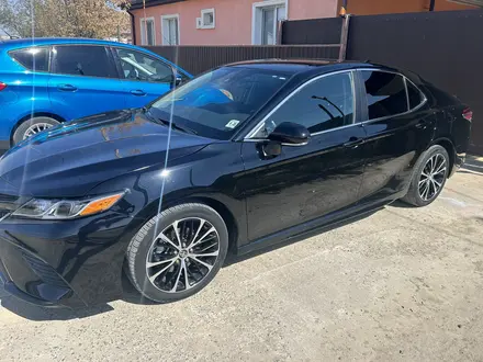 Toyota Camry 2019 года за 8 500 000 тг. в Атырау – фото 4