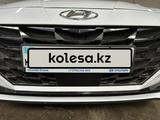Hyundai Elantra 2023 года за 12 300 000 тг. в Уральск – фото 2
