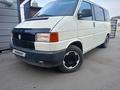 Volkswagen Multivan 1995 годаүшін3 600 000 тг. в Караганда