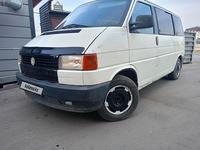 Volkswagen Multivan 1995 годаfor3 100 000 тг. в Караганда