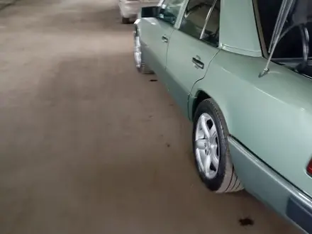 Mercedes-Benz E 230 1992 года за 2 200 000 тг. в Талгар – фото 16