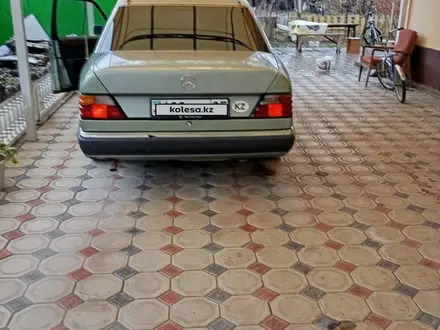 Mercedes-Benz E 230 1992 года за 2 200 000 тг. в Талгар – фото 28