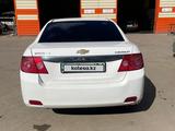 Chevrolet Epica 2007 года за 950 000 тг. в Актобе – фото 2
