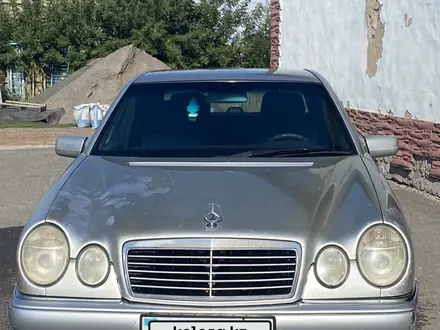 Mercedes-Benz E 230 1997 года за 2 000 000 тг. в Караганда – фото 2