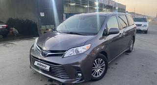 Toyota Sienna 2020 года за 16 000 000 тг. в Алматы